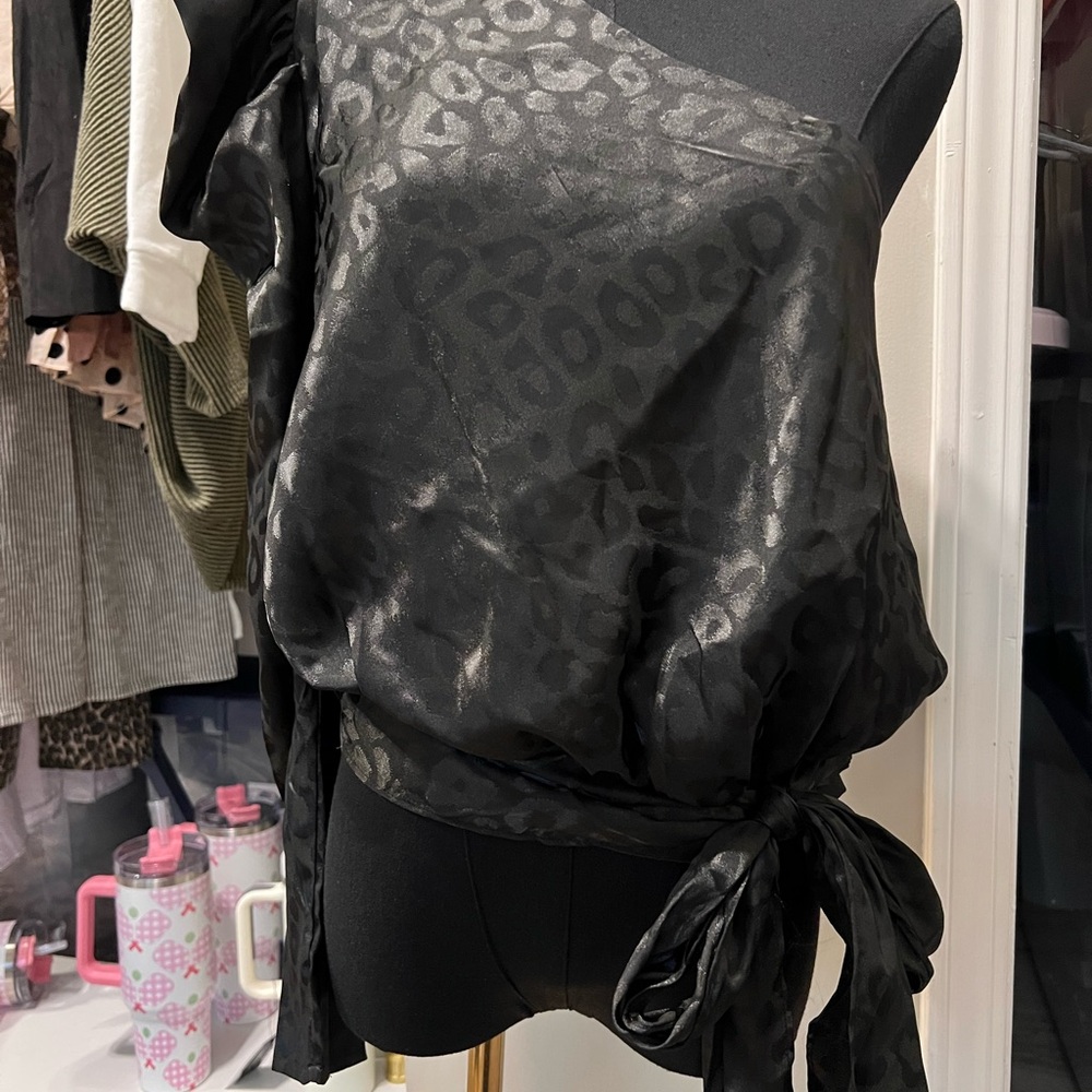 Elegant One Sleeve Black Leopard Print Women's Top